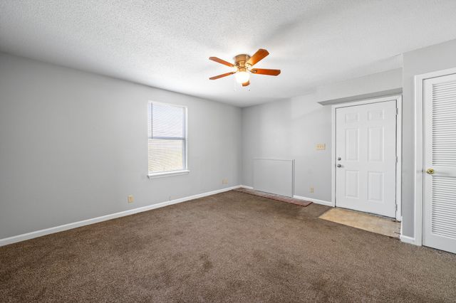 923 Kingsbury Dr Apt B, Clarksville, TN 37040