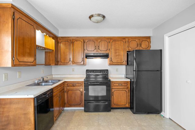 923 Kingsbury Dr Apt B, Clarksville, TN 37040