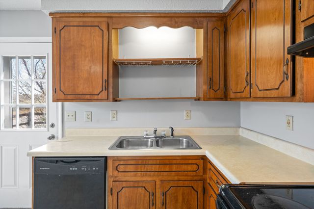 923 Kingsbury Dr Apt B, Clarksville, TN 37040