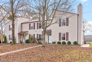 923 Kingsbury Dr Apt B, Clarksville, TN 37040