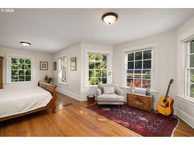 2127 Sw ELM St, Portland, OR 97201