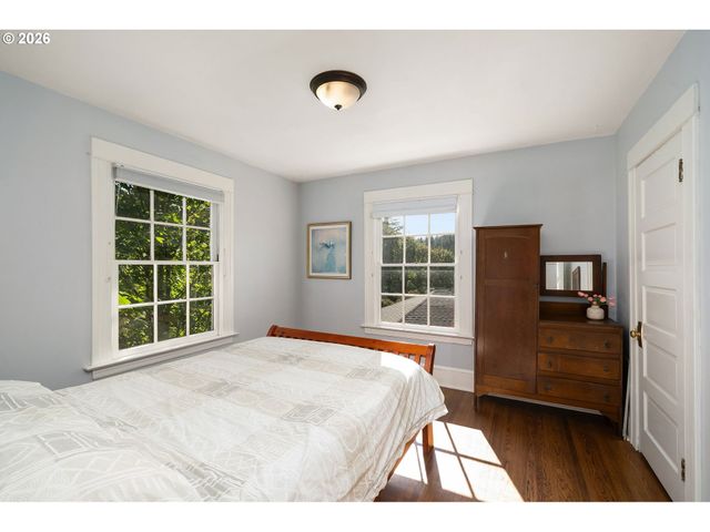 2127 Sw ELM St, Portland, OR 97201