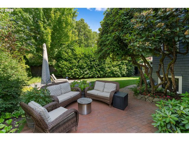 2127 Sw ELM St, Portland, OR 97201