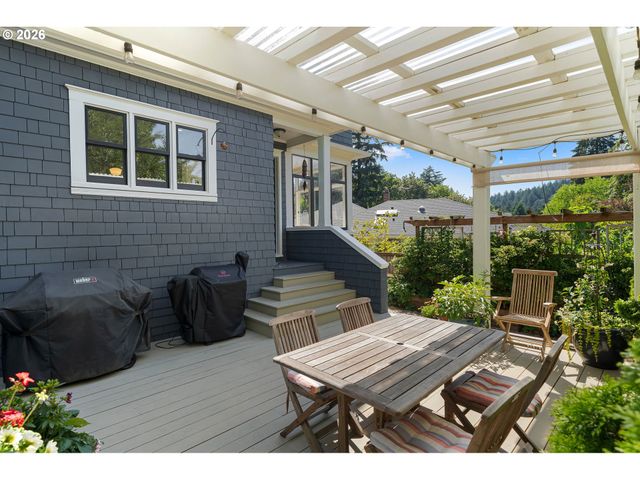2127 Sw ELM St, Portland, OR 97201