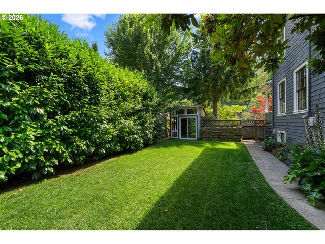 2127 Sw ELM St, Portland, OR 97201