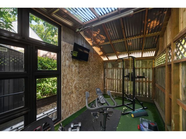 2127 Sw ELM St, Portland, OR 97201