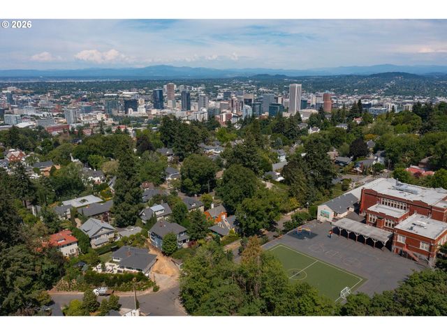 2127 Sw ELM St, Portland, OR 97201