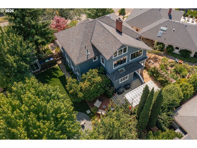 2127 Sw ELM St, Portland, OR 97201