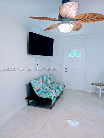 3221 NE 7th St 2, Pompano Beach, FL 33062