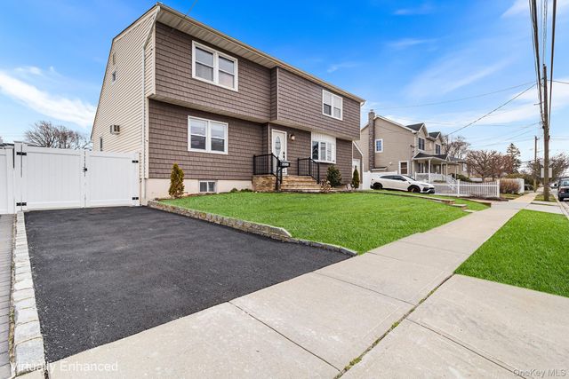 2309 Mattituck Avenue, Seaford, NY 11783