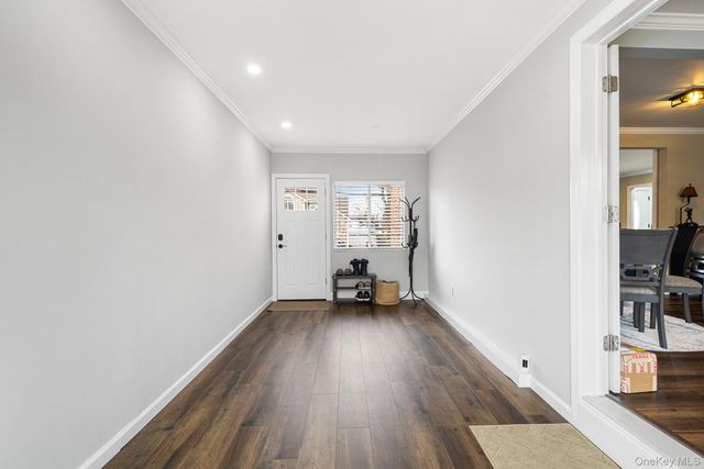 2309 Mattituck Avenue, Seaford, NY 11783