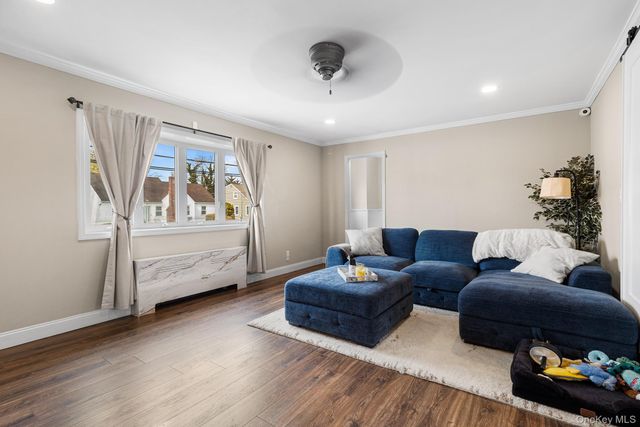 2309 Mattituck Avenue, Seaford, NY 11783