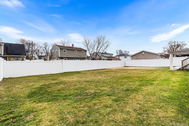 2309 Mattituck Avenue, Seaford, NY 11783