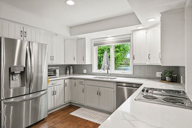 4304 Sunnybrook Drive, Kalamazoo City, MI 49008