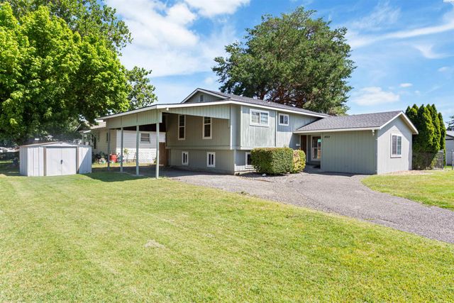 1621 S Fruitland St., Kennewick, WA 99337