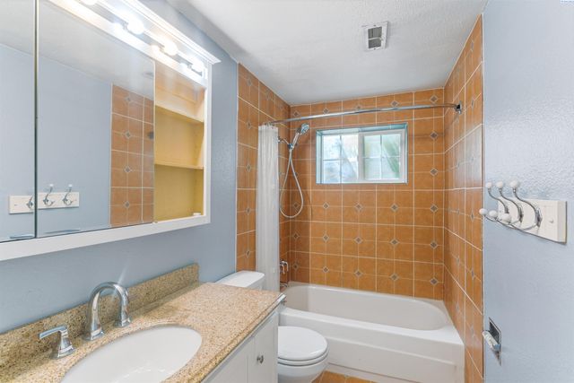 1621 S Fruitland St., Kennewick, WA 99337