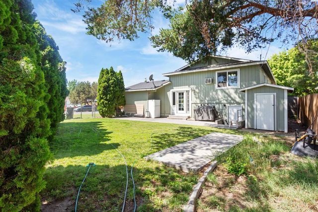 1621 S Fruitland St., Kennewick, WA 99337