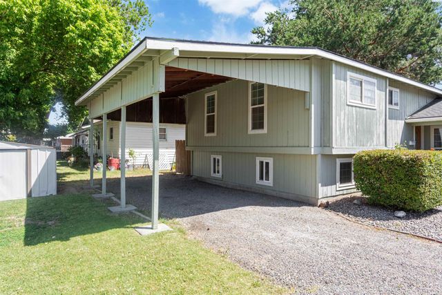 1621 S Fruitland St., Kennewick, WA 99337