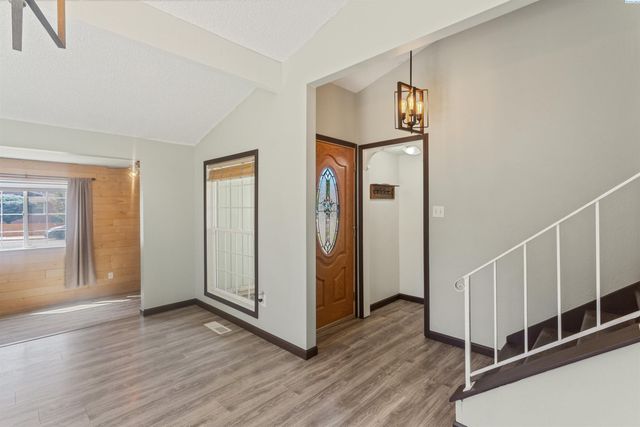 1621 S Fruitland St., Kennewick, WA 99337