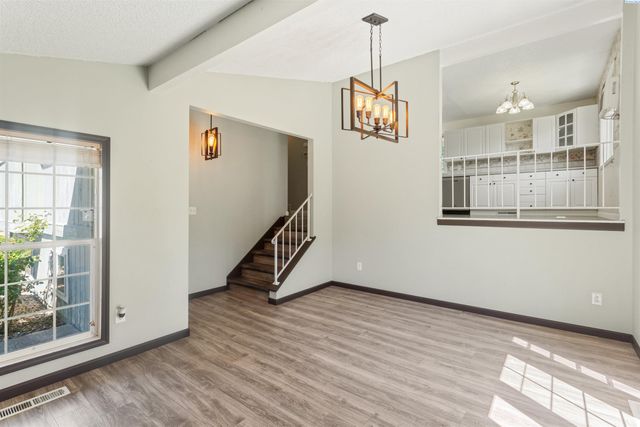 1621 S Fruitland St., Kennewick, WA 99337