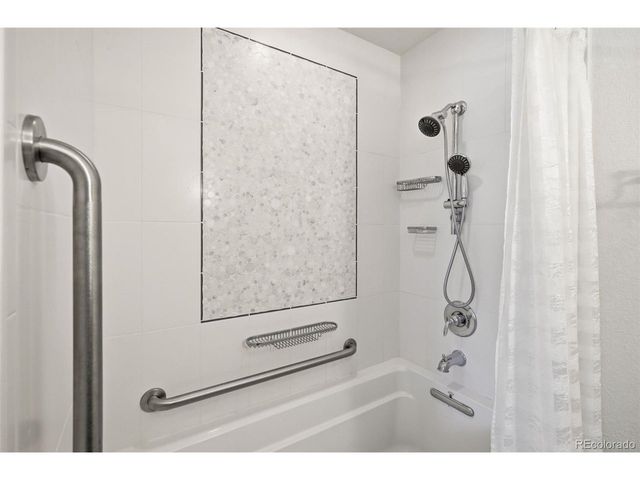 6803 E Briarwood Dr, Centennial, CO 80112