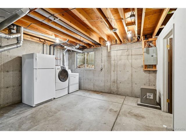 6803 E Briarwood Dr, Centennial, CO 80112