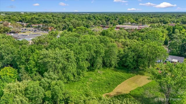 454 W Terra Cotta Avenue, Crystal Lake, IL 60014