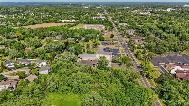 454 W Terra Cotta Avenue, Crystal Lake, IL 60014