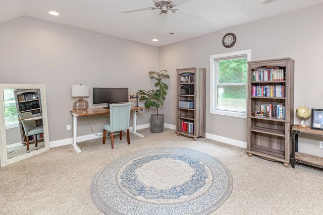 2 E CLARKSON RD B, Columbia, MO 65203