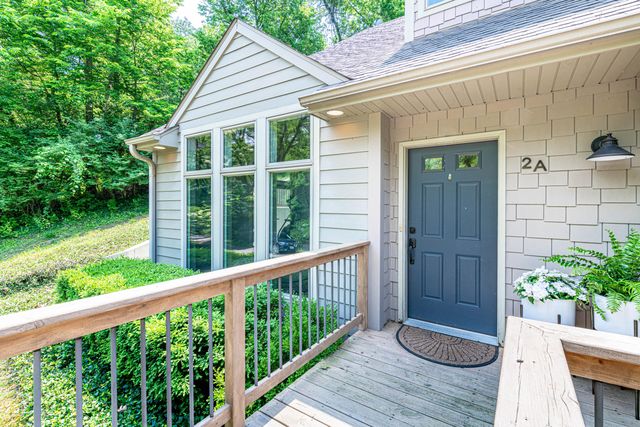 2 E CLARKSON RD B, Columbia, MO 65203