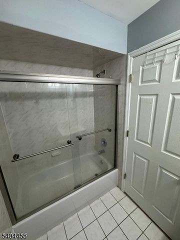 323 Bond St, Elizabeth City, NJ 07206