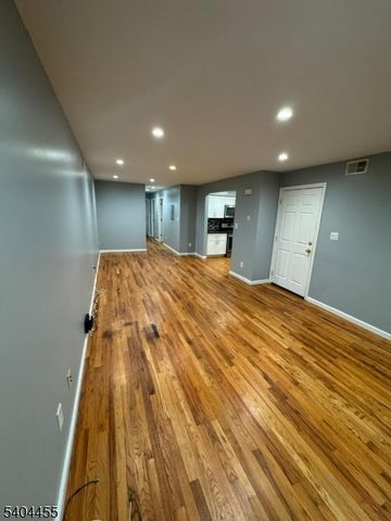 323 Bond St, Elizabeth City, NJ 07206