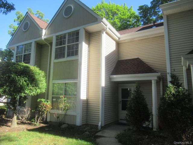 127 Creekside Circle, Spring Valley, NY 10977