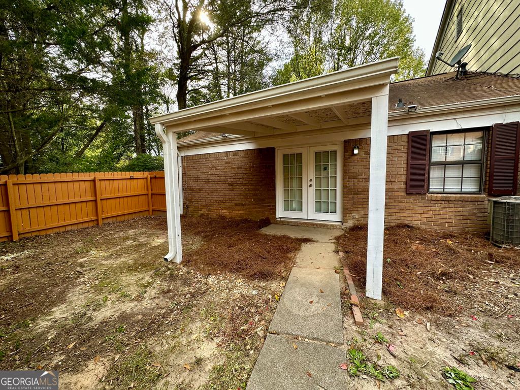 2566 Stratford Lane, Morrow, GA 30260