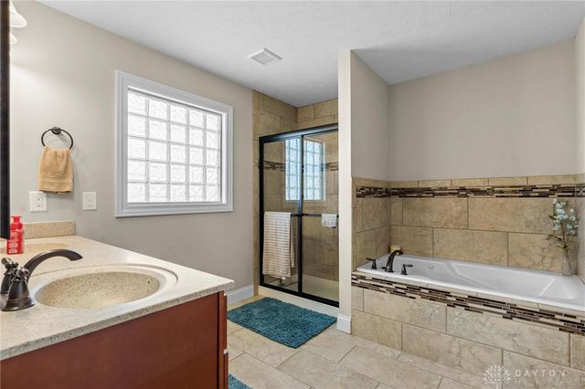 9330 Remington Hill Road, Springboro, OH 45458