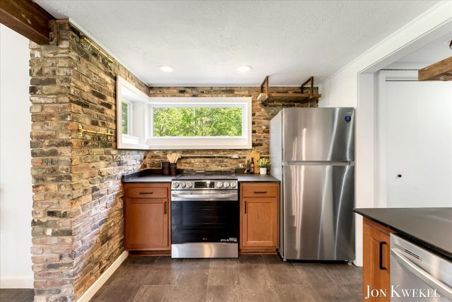 140 N 5th Street NE, Cedar Springs, MI 49319