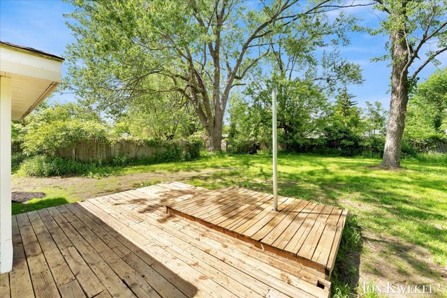 140 N 5th Street NE, Cedar Springs, MI 49319