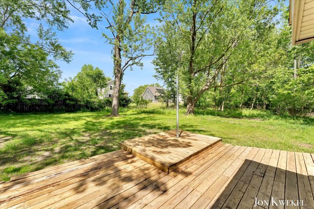 140 N 5th Street NE, Cedar Springs, MI 49319