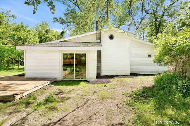 140 N 5th Street NE, Cedar Springs, MI 49319