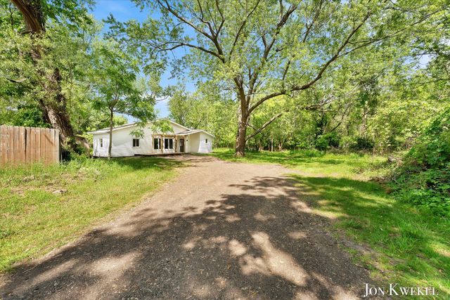 140 N 5th Street NE, Cedar Springs, MI 49319