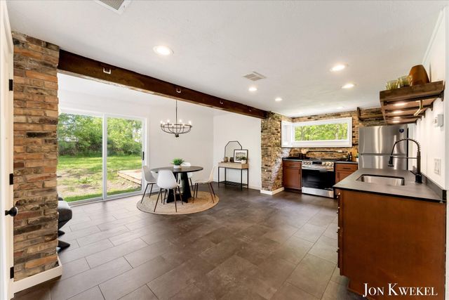 140 N 5th Street NE, Cedar Springs, MI 49319