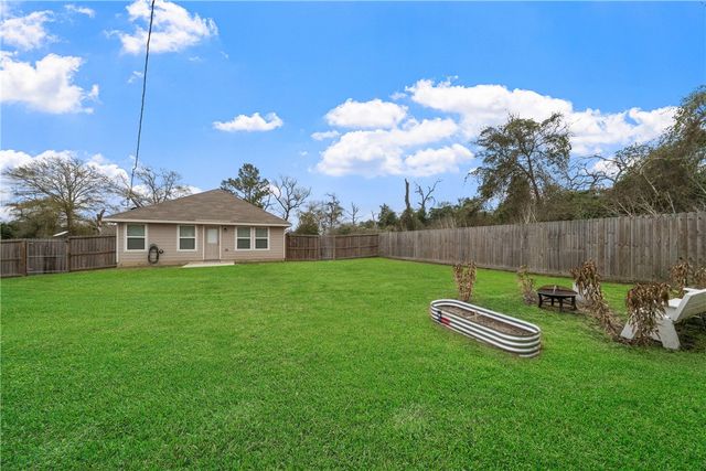 26431 Pin Oak Drive, Hempstead, TX 77445