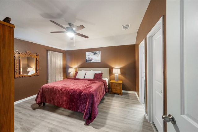 26431 Pin Oak Drive, Hempstead, TX 77445