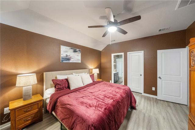 26431 Pin Oak Drive, Hempstead, TX 77445