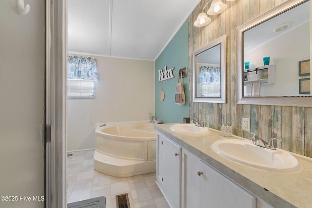 3216 Woodlawn Avenue SW, Supply, NC 28462