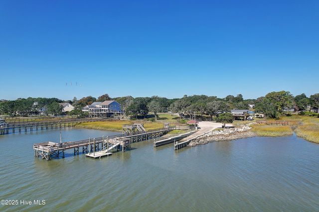 3216 Woodlawn Avenue SW, Supply, NC 28462