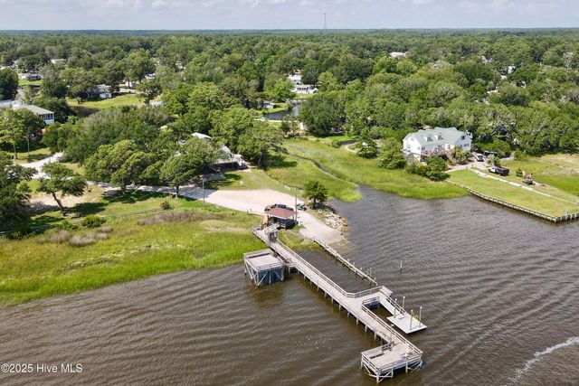 3216 Woodlawn Avenue SW, Supply, NC 28462