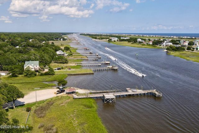 3216 Woodlawn Avenue SW, Supply, NC 28462