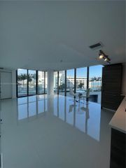 650 NE 32nd St 1008, Miami, FL 33137
