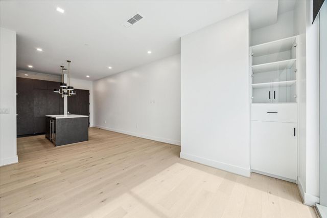 1711 Allen Parkway 1702, Houston, TX 77019